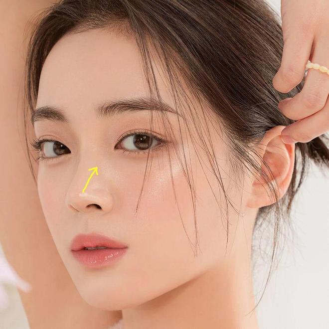 “小说里的顶级白富美”就有了脸PG麻将胡了试玩平台她一出现(图12)