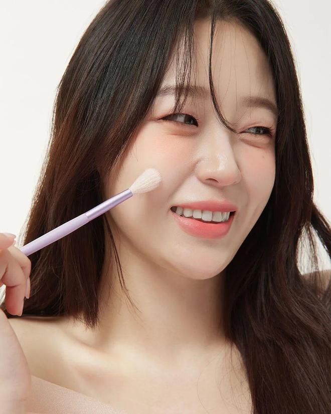 “小说里的顶级白富美”就有了脸PG麻将胡了试玩平台她一出现(图19)