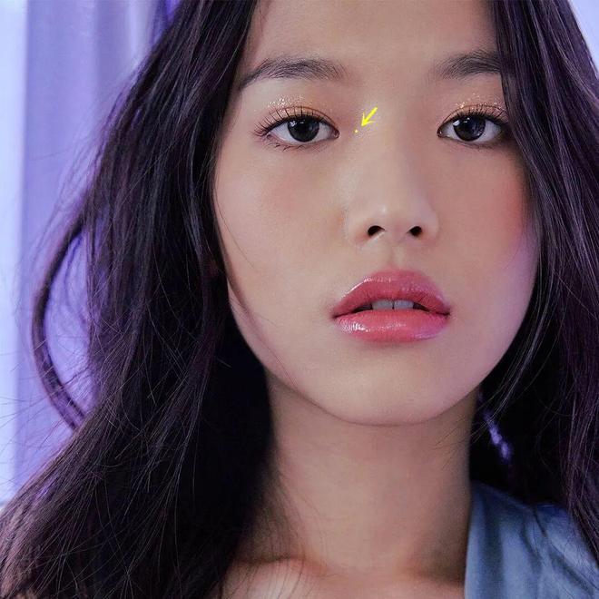 “小说里的顶级白富美”就有了脸PG麻将胡了试玩平台她一出现(图20)